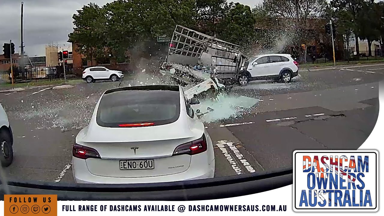 Australian Car Crash / Dash Cam Compilation 41 cover