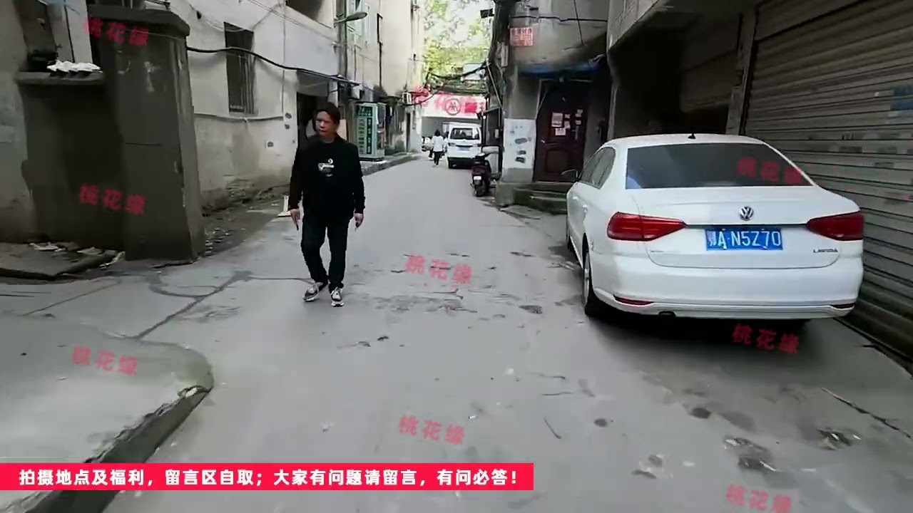 实探深圳老司机扫街修车现场，站街拉客的美女星星点点，发现几个年轻漂亮的 cover